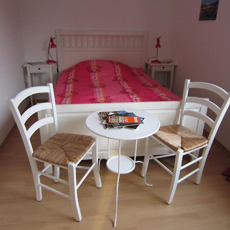 Private Room With Breakfast Hannover Buitenkant foto